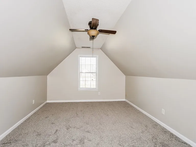115 Winding Creek Dr — Photo 14