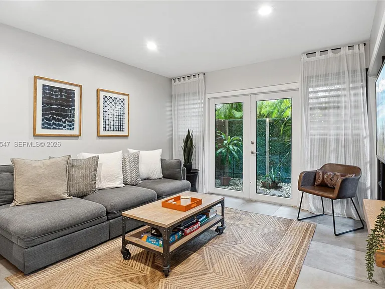 3143 Virginia St #3 — Photo 4