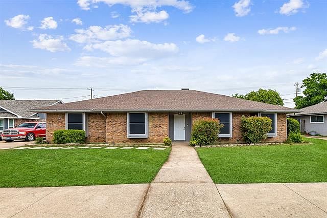 1st image of 4705 Lake Park Dr
