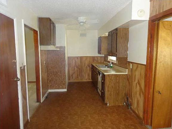 5th image of 3151 S Exposition St #Hud-181172379