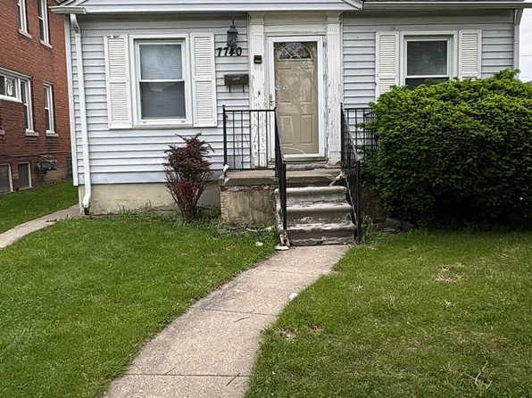 7740 Mead St, Dearborn, MI 48126