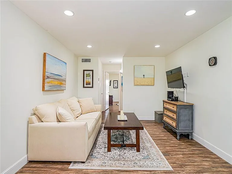 76 Royal Oak Dr #205 — Photo 11