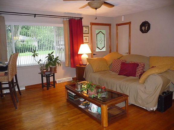 2nd image of 2957 Evelyn St