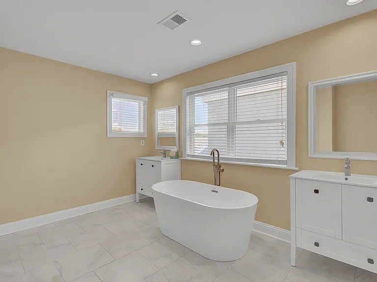 133 Grand Pavilion Blvd — Photo 12