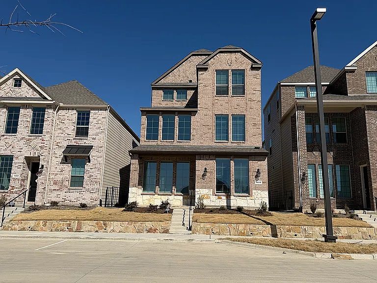 1st image of 1558 Dulwich Dr