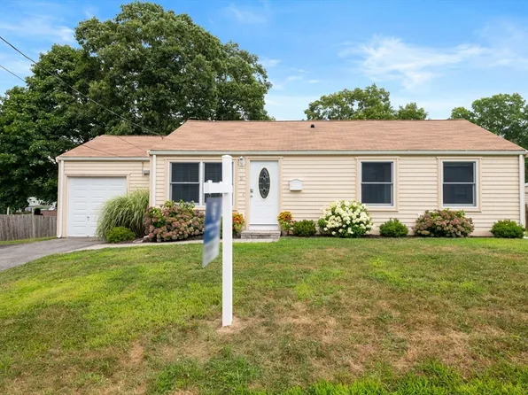 21 Karen Ln, Weymouth, MA 02188