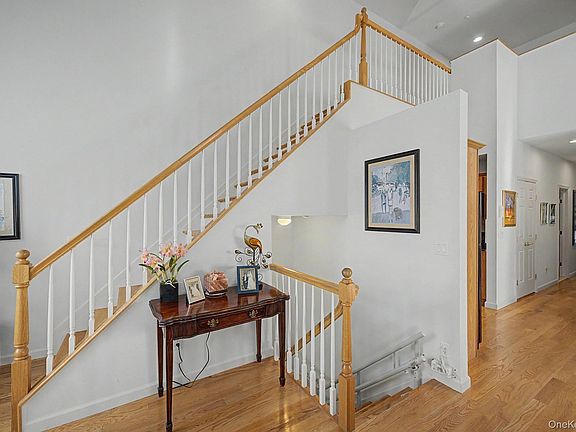 5th image of 115 Spring Drive
