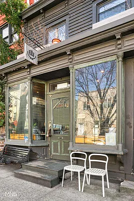 Sold by MNS | media 19