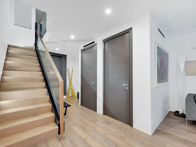 440 W 20th St #2 — Photo 20