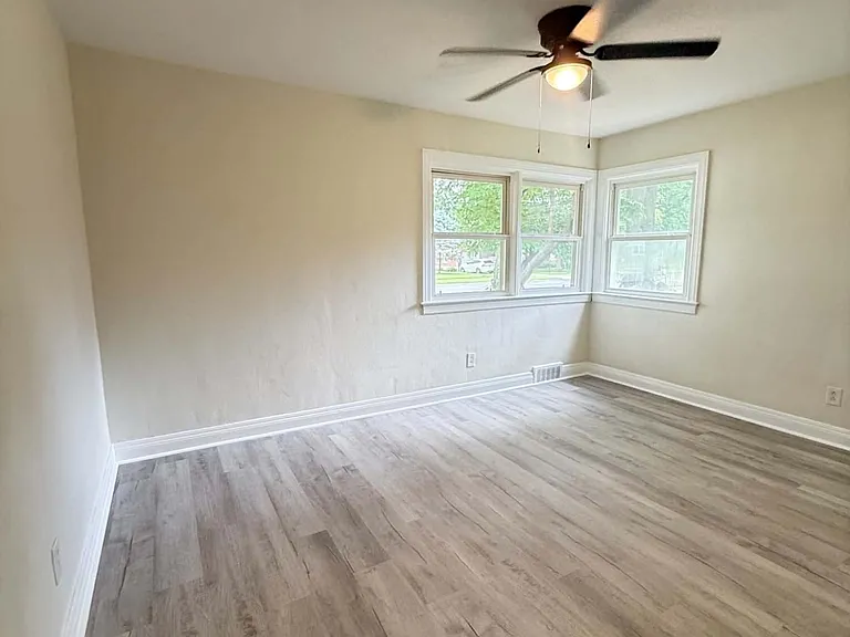 2910 Westfield Rd — Photo 9