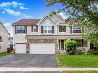 378 Laurel Ln, West Chicago, IL 60185