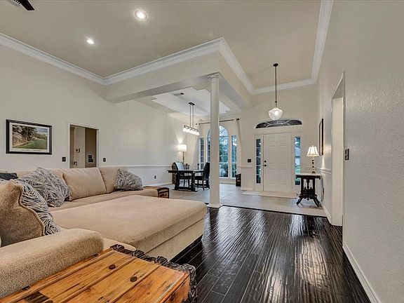 5th image of 206 Cascade Ct