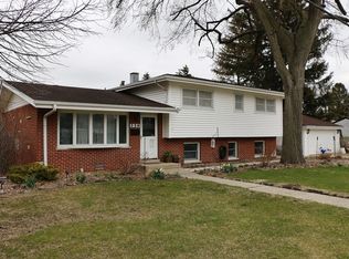 124 E Moreland Ave, Addison, IL 60101