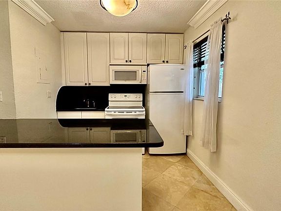 5th image of 733 SW 13th Avenue #3