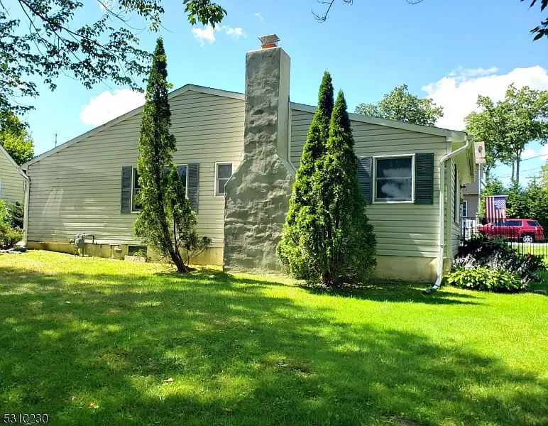 115 Lake Shore Dr photo 1