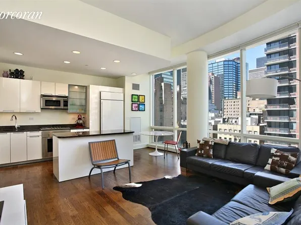 250 East 49th Street image 1 of 4