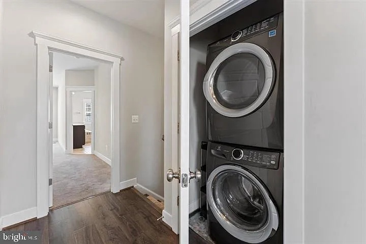 602 Savile Row Ter — Photo 15