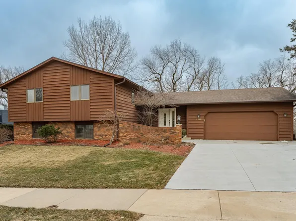 1718 22nd Ave NE, Rochester, MN 55906