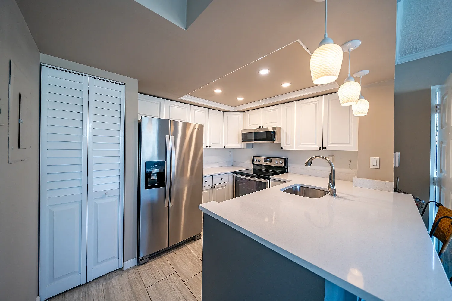 Bella Lago Vista — Photo 3