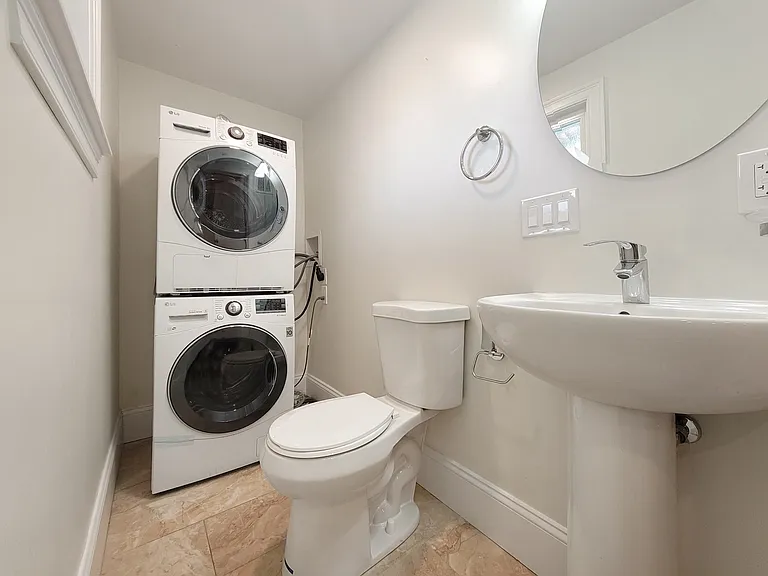 127 Shirley St #3 — Photo 9