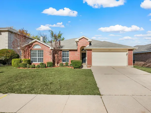 2205 Green Creek Dr, Arlington, TX 76001