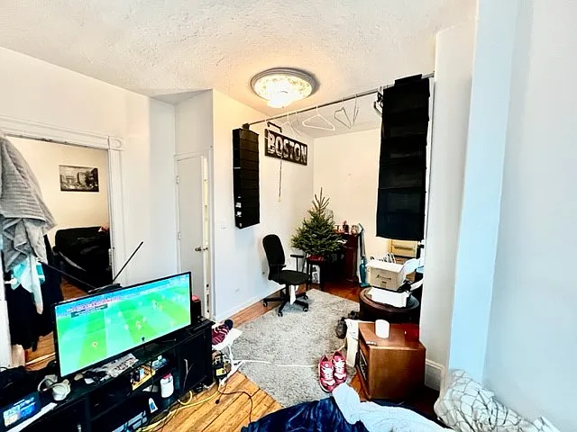 31 Thacher St #5R — Photo 12