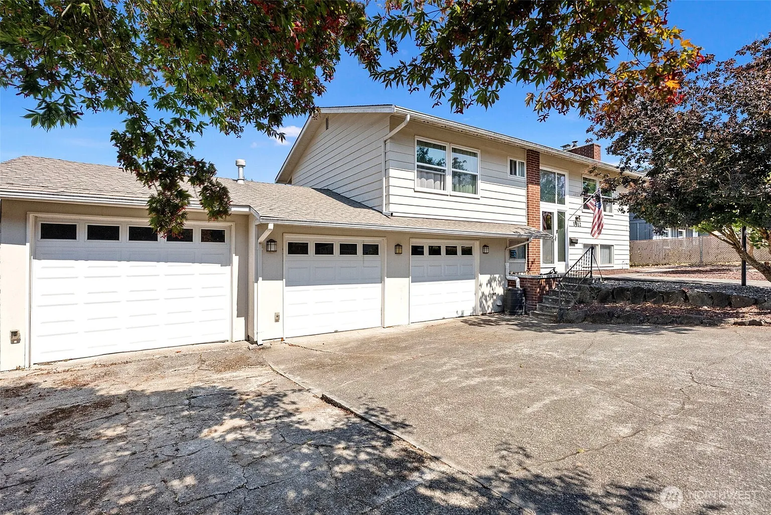 1312 E Hope Street photo 1