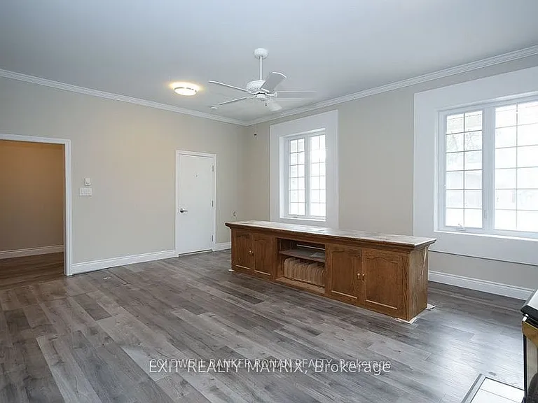 1429 Meadow Dr #2 — Photo 3