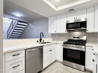 5694 E Los Angeles Ave, Simi Valley, CA 93063