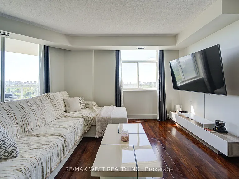 3559 Eglinton Ave W #1309 — Photo 14