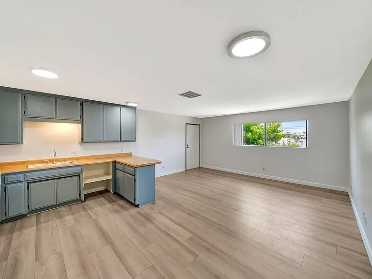 6003 Craner Ave #4 — Photo 7