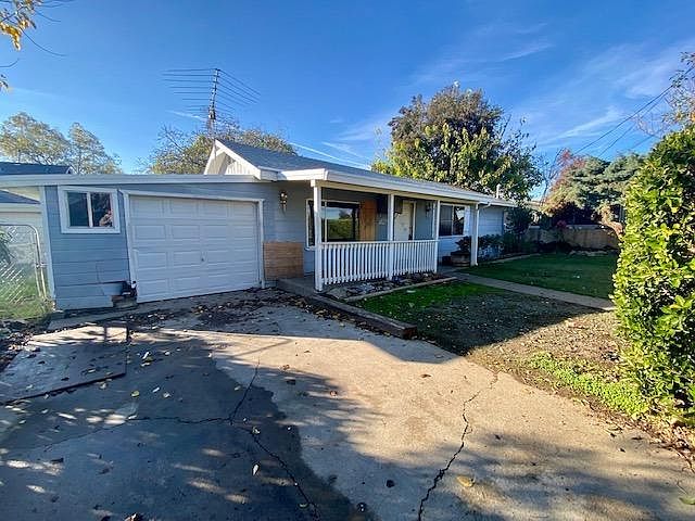 1st image of 10385 Amador St