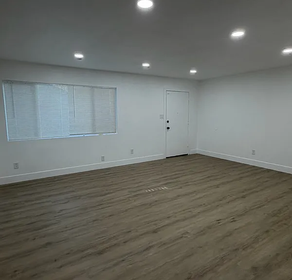 550 Las Palmas Ave — Photo 3