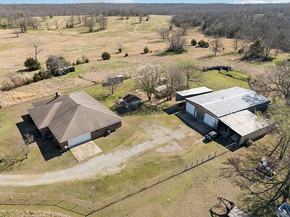 3rd image of 643 Drewyer Rd