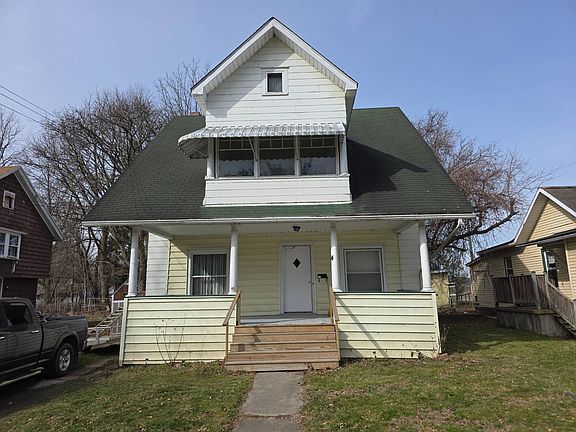 2nd image of 54 Fulton St