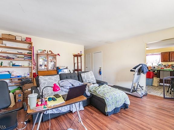 3rd image of 128 Highland Blvd