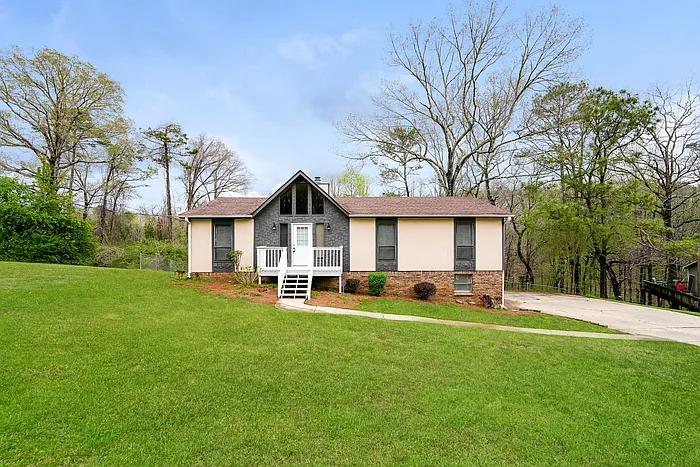 4390 Stone Ridge Cir