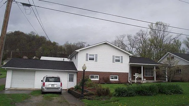 1209 8th St photo 1