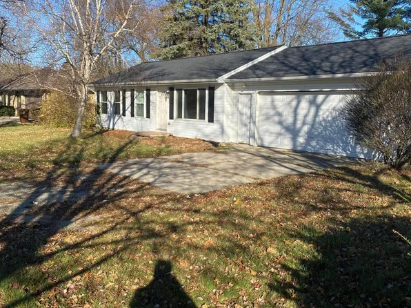732 N Creyts Rd, Lansing, MI 48917