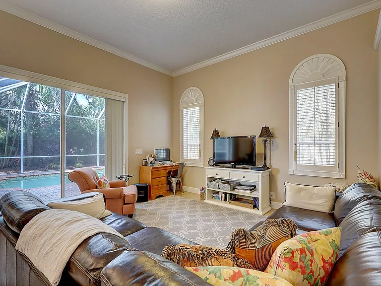 10207 Allamanda Blvd — Photo 18