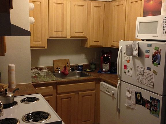 5th image of 4340 Maryland Ave APT 10B