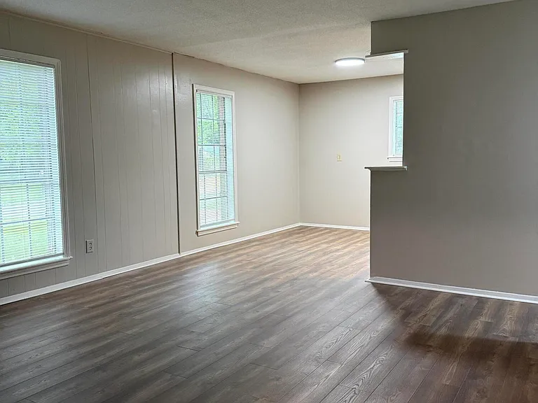 3105 Normandy Dr — Photo 5
