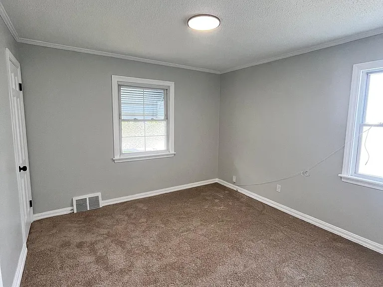 1367 Churchill Rd — Photo 11