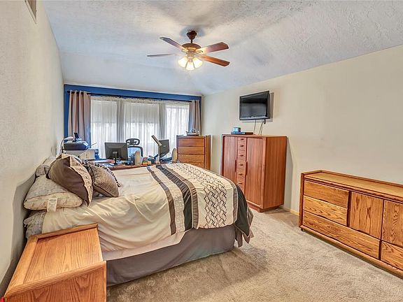 2nd image of 3323 Kempwood Dr