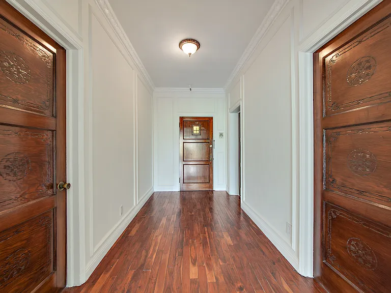 Savoy Plaza Apartments — Photo 86