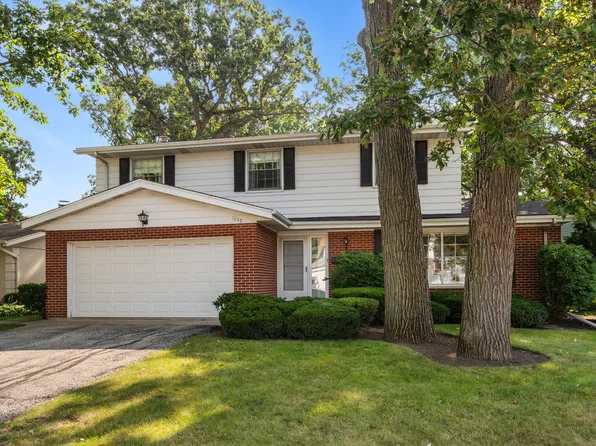 1039 Knollwood Rd, Deerfield, IL 60015