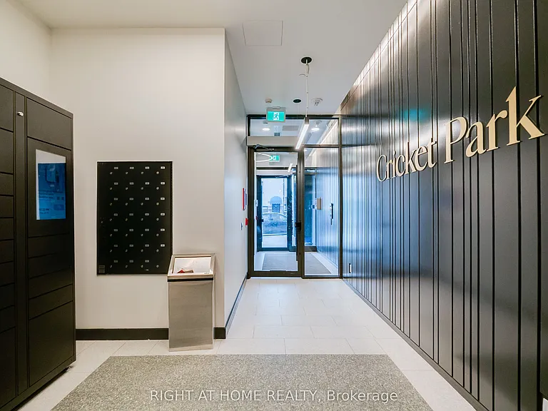 7 Fairbank Ave W #503 — Photo 2