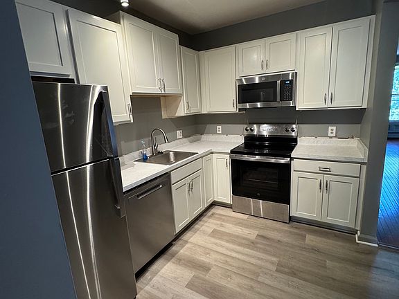 4th image of 10 Sibley Pl APT 3