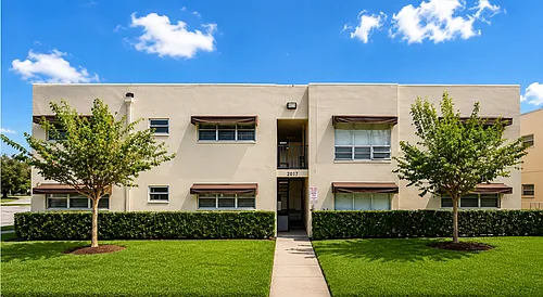 301 S Crescent Dr Hollywood, FL 33021 Photo 1