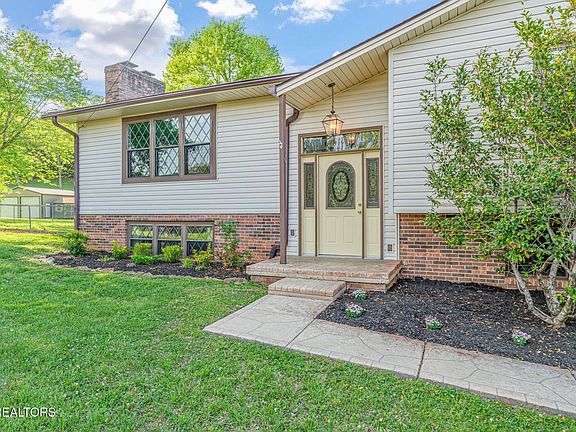 3rd image of 206 Lake View Ln